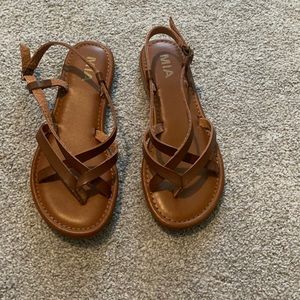 MIA New never worn sandals size 7.5